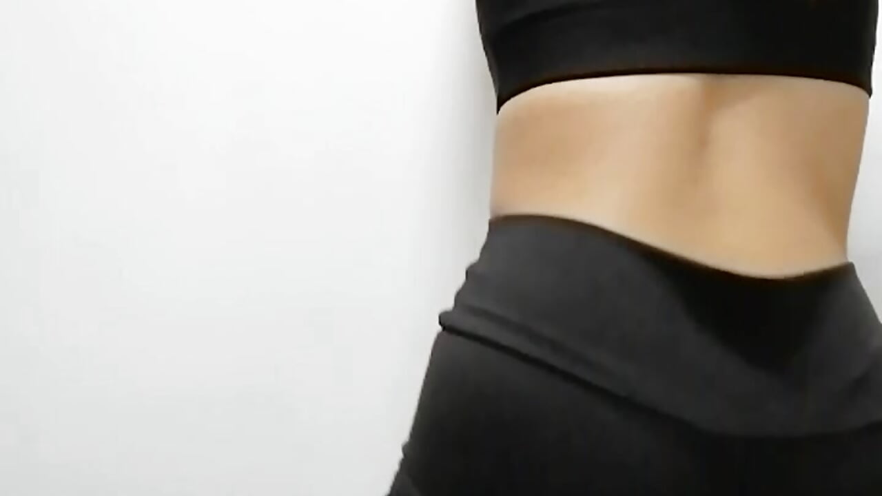 I move my butt in legguins