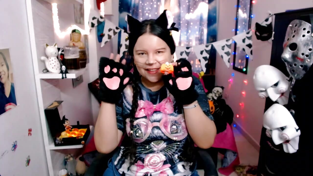 MY ROON IN HALLOWEEN 2026