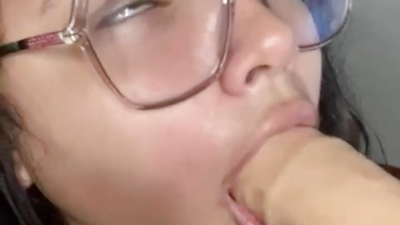 Blowjob white dildo 🥰 – video modela na kameri CurlyGirl_1