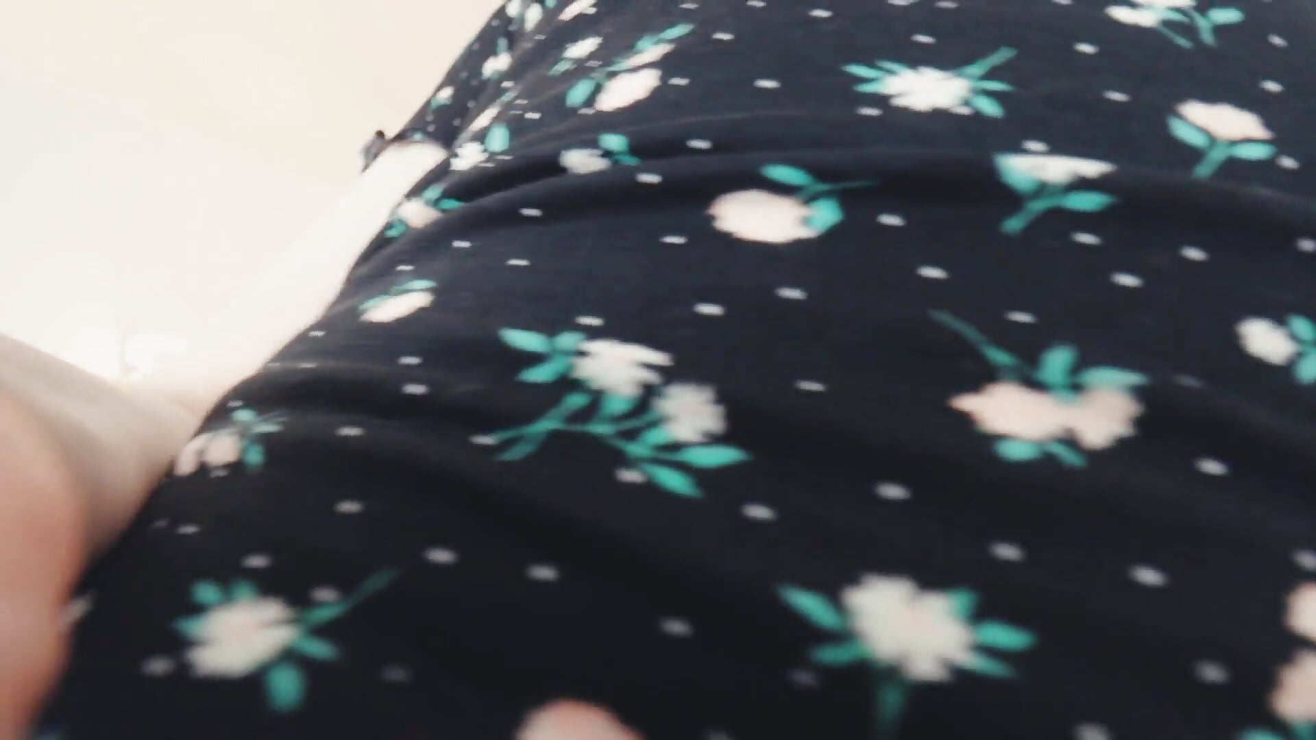 sundress bodytour - video by Emily_Shane cam model