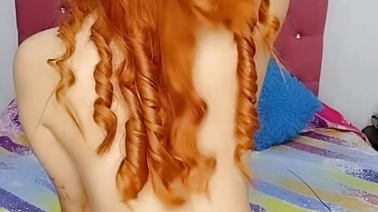 enjoy my cute curls and buttocks