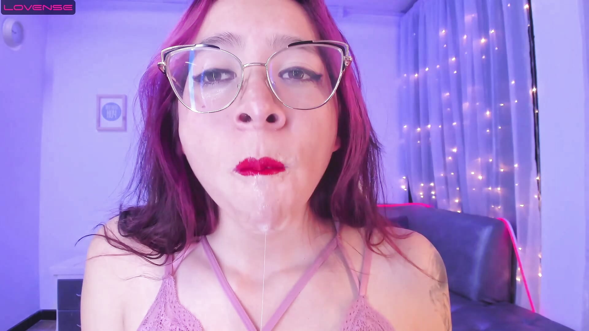 Drinking a cocktail of saliva - video by Katty_mouth cam model