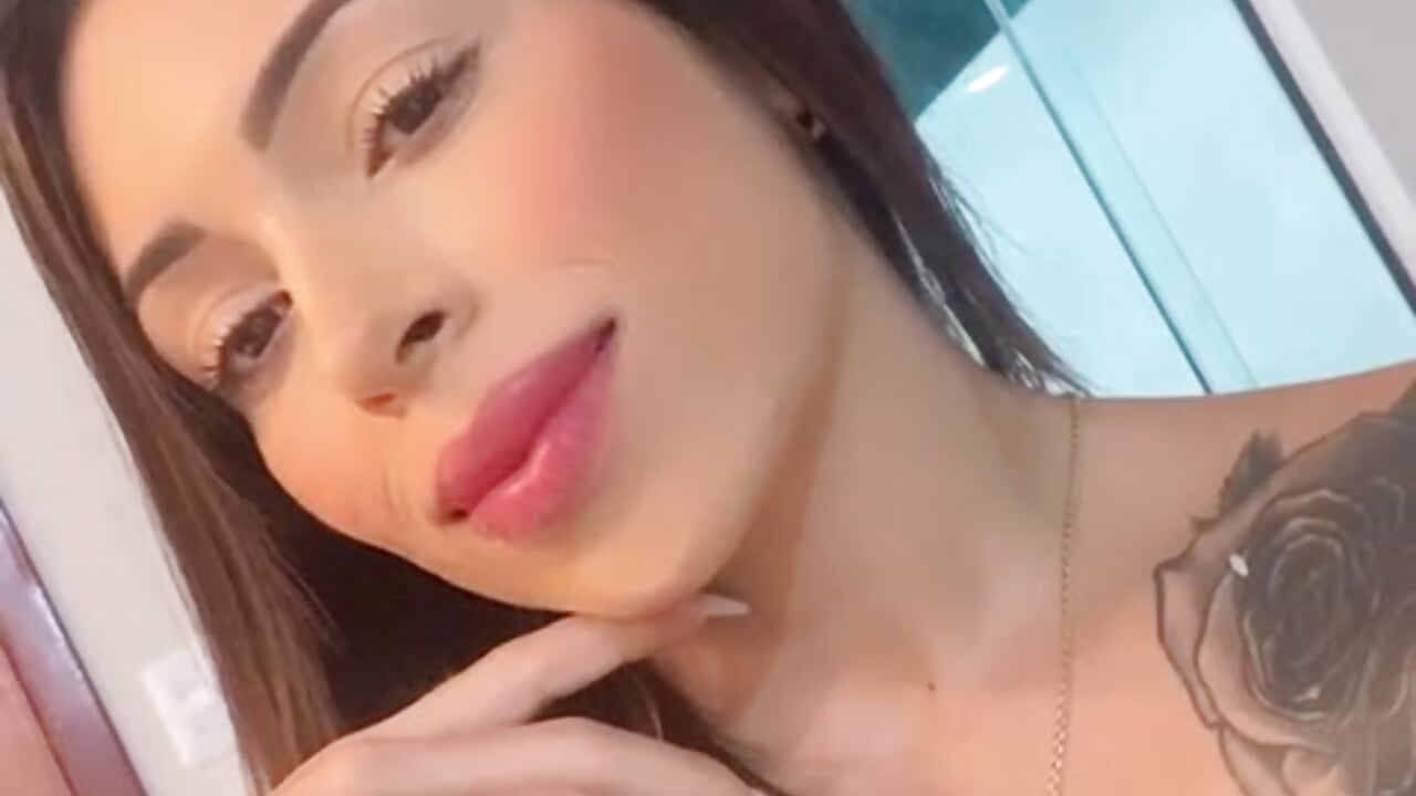Hi - video by LunahMiller cam model