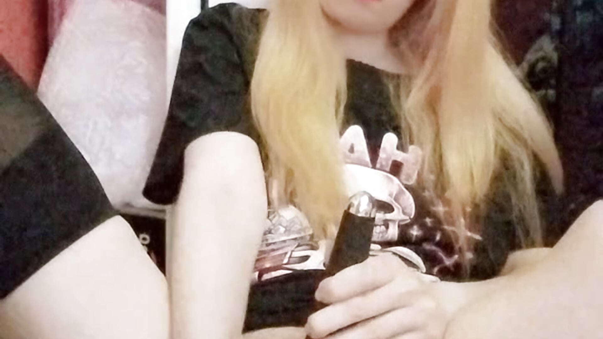 恥ずかしいお姫様のおまんこ遊び - video by lovely_nekochan cam model