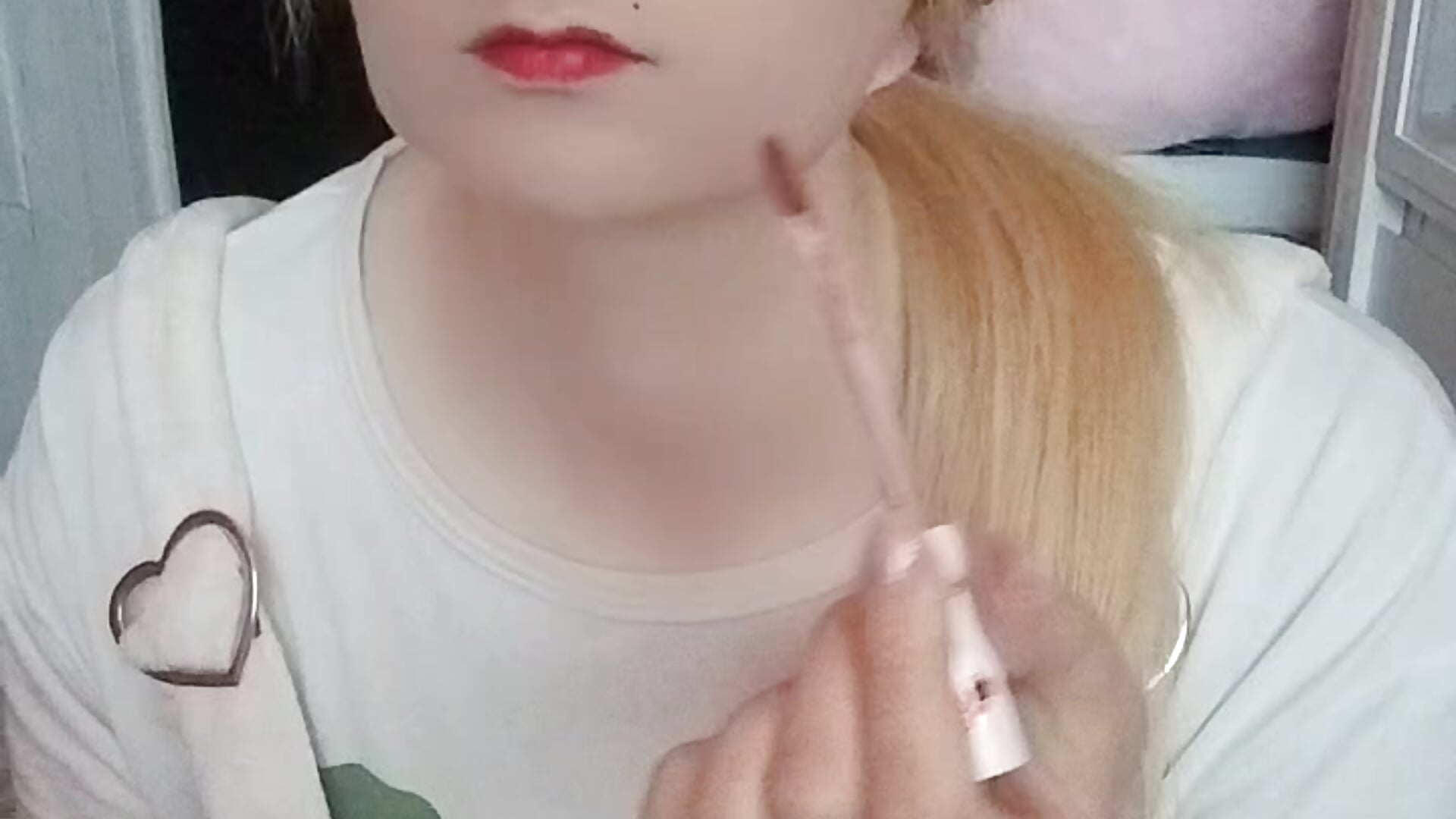 Nekochan doing makeup nya nyaa - video by lovely_nekochan cam model