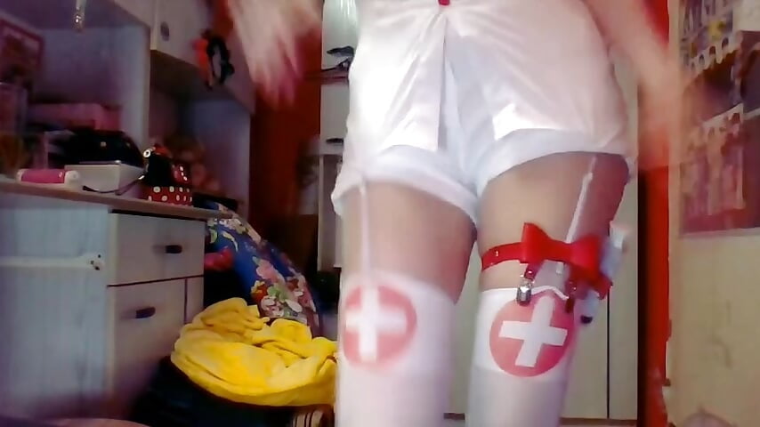 hot nurse dance (old dance with old cam room) - video by lovely_nekochan cam model