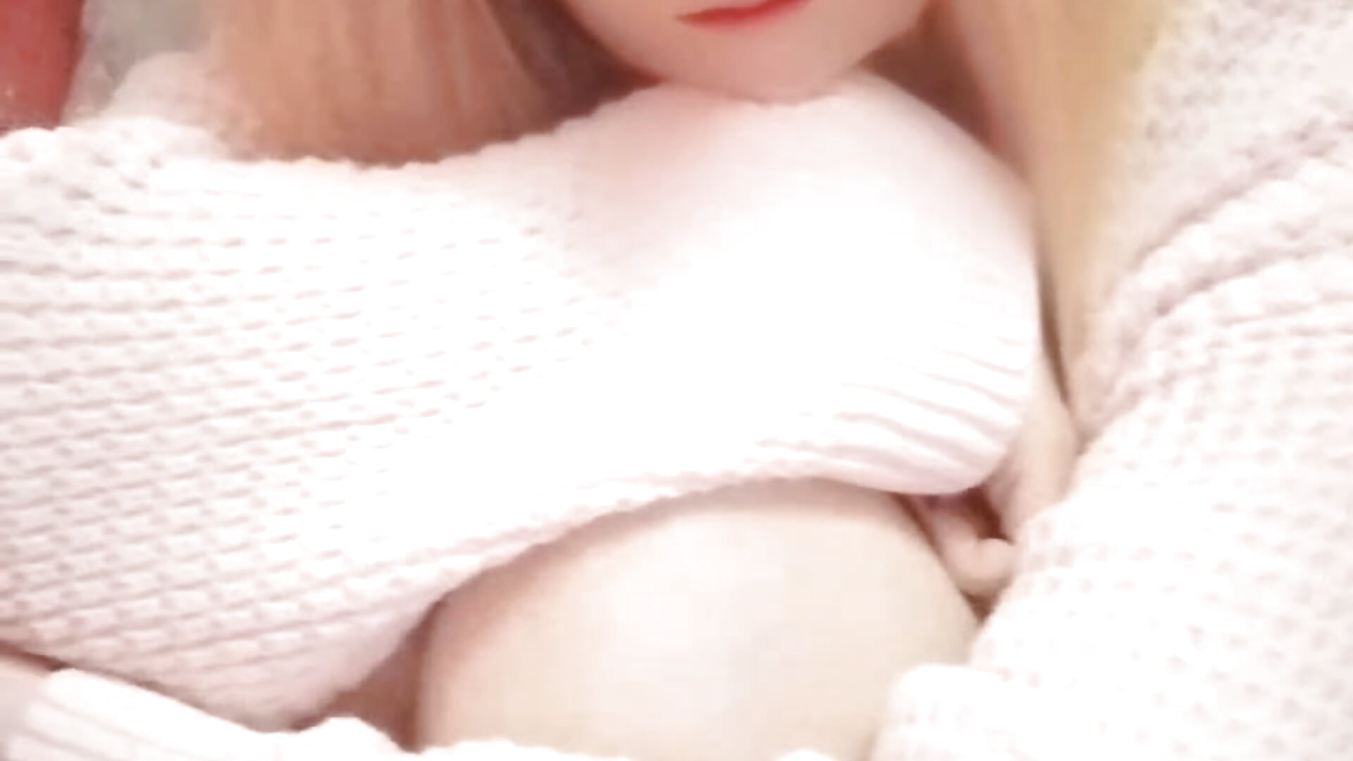 Neko princess starring at you - video by lovely_nekochan cam model