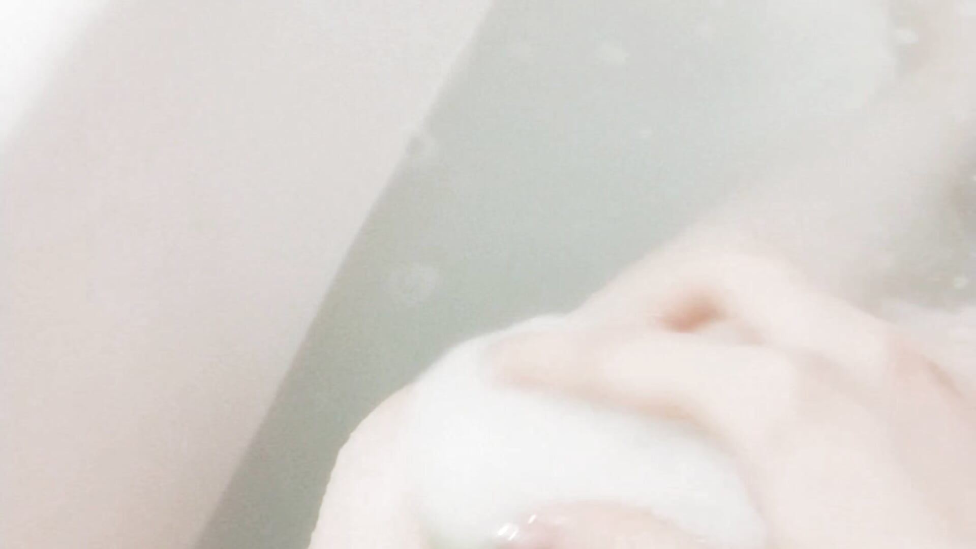 Nekochan in bath 🤍 - video by lovely_nekochan cam model