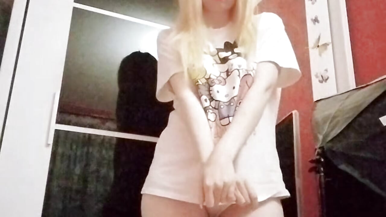 Dance + off panties 🤭😺 - video di lovely_nekochan modella di cam