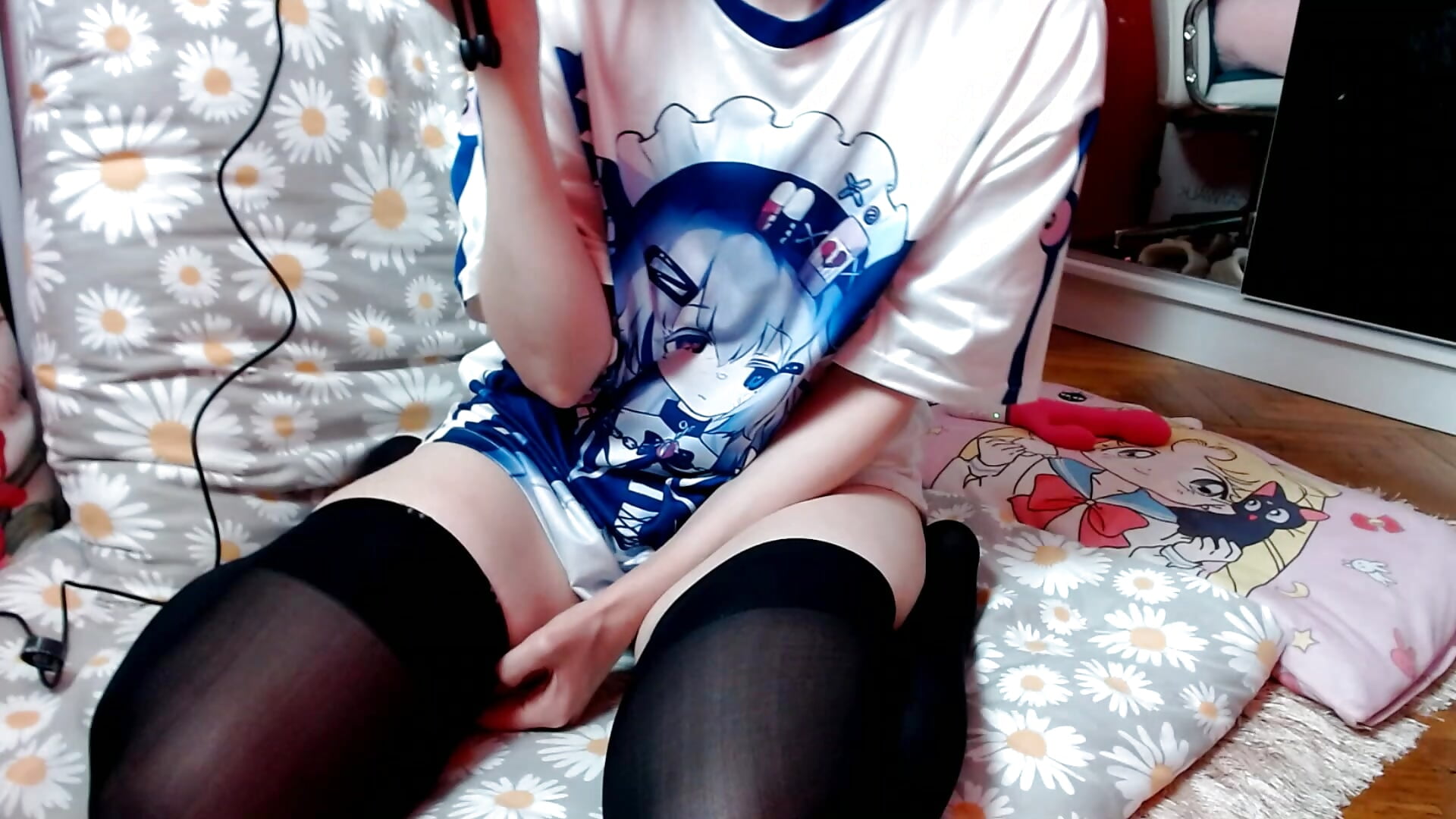 とてもいたずらなasmrネコちゃんがコメントを読んでオマンコで遊ぶ /very naughty asmr nekochan read comments and play with her pussy - video by lovely_nekochan cam model