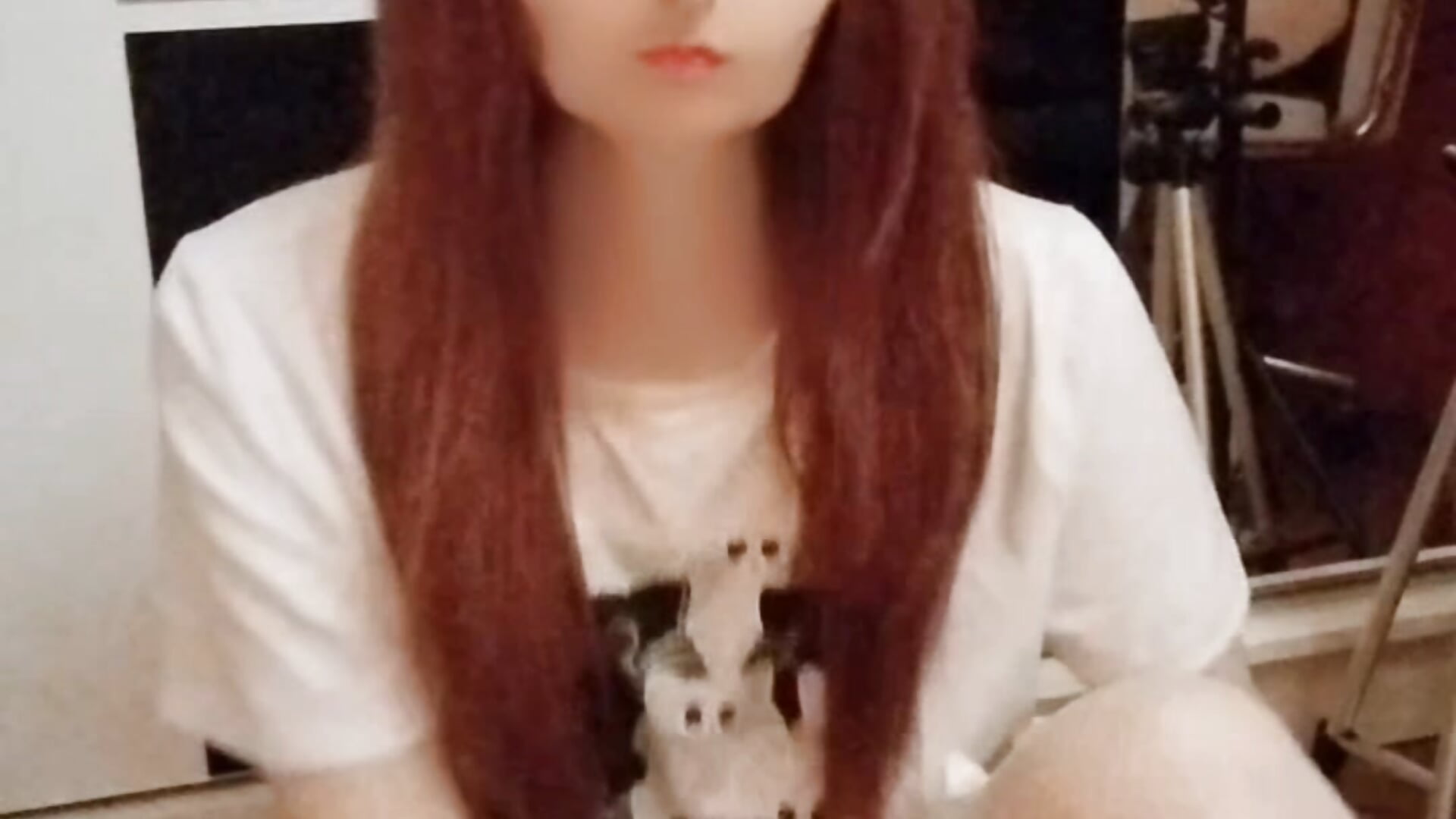 ネコちゃんがエナジードリンクを飲みながら話している Nekochan drinking energy drink and talking - video by lovely_nekochan cam model