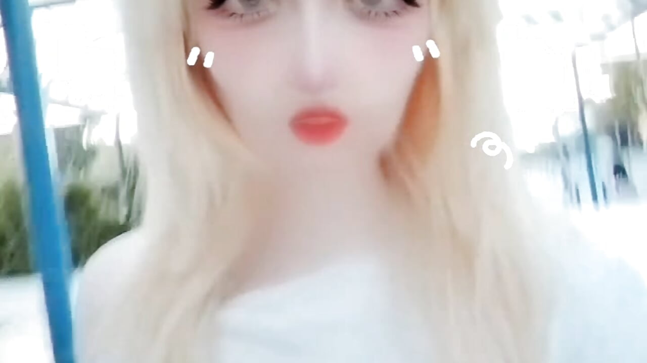 Few days ago Nekochan princess walking on outside - סרטון של lovely_nekochan, דוגמן/ית מצלמה
