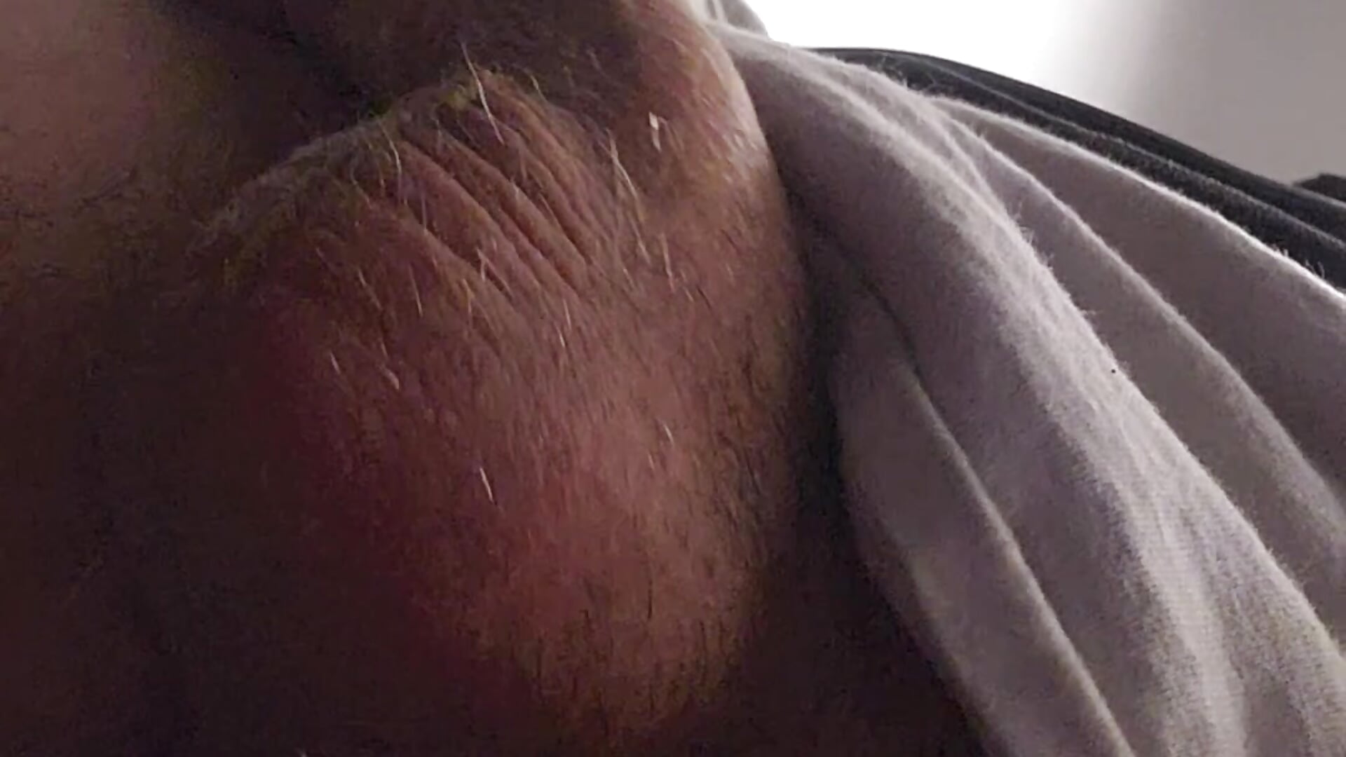 Teaser random pull down and look at dick and ass - video by properttw cam model