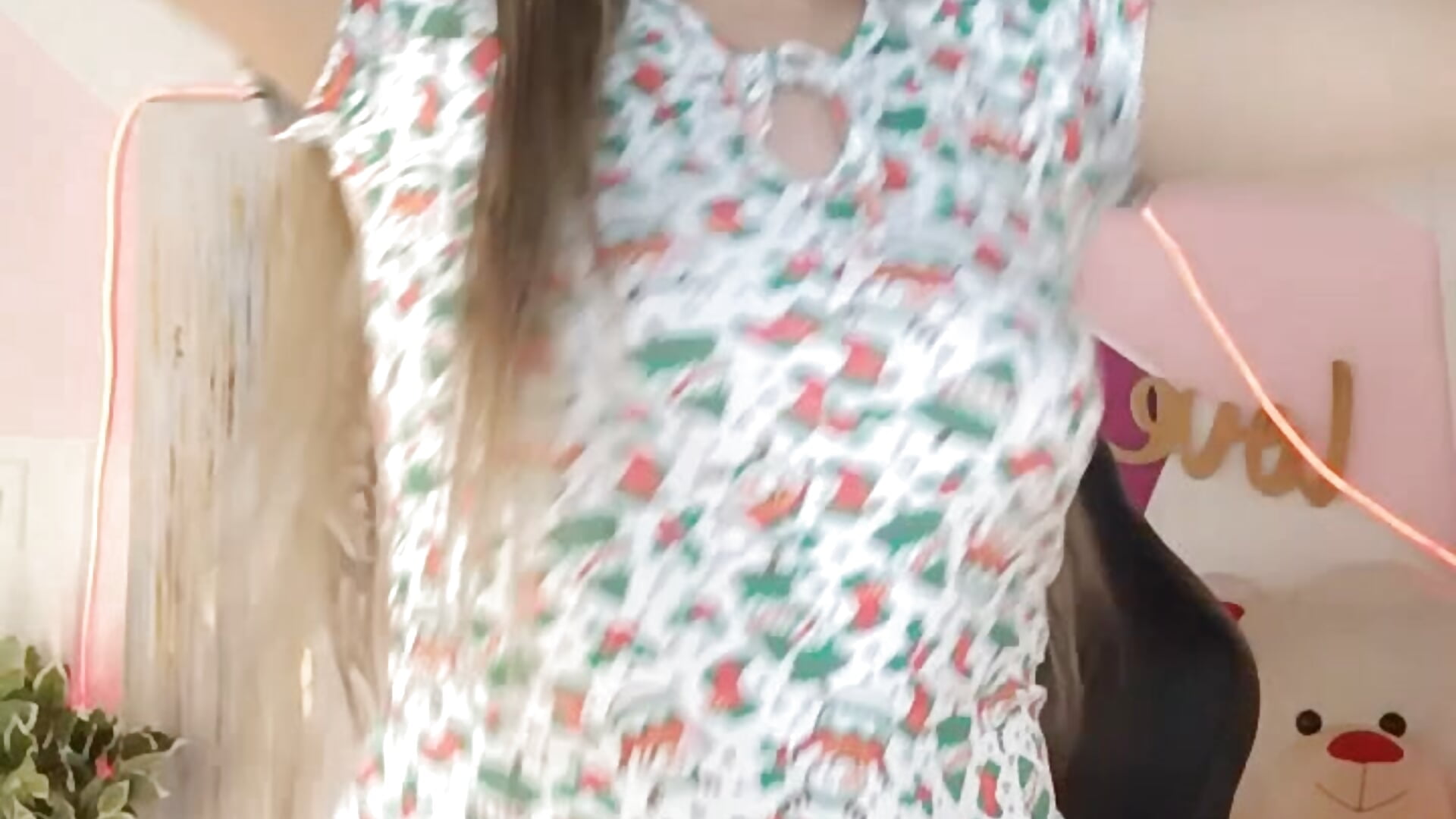 December 10 - video by Arielthomson1 cam model
