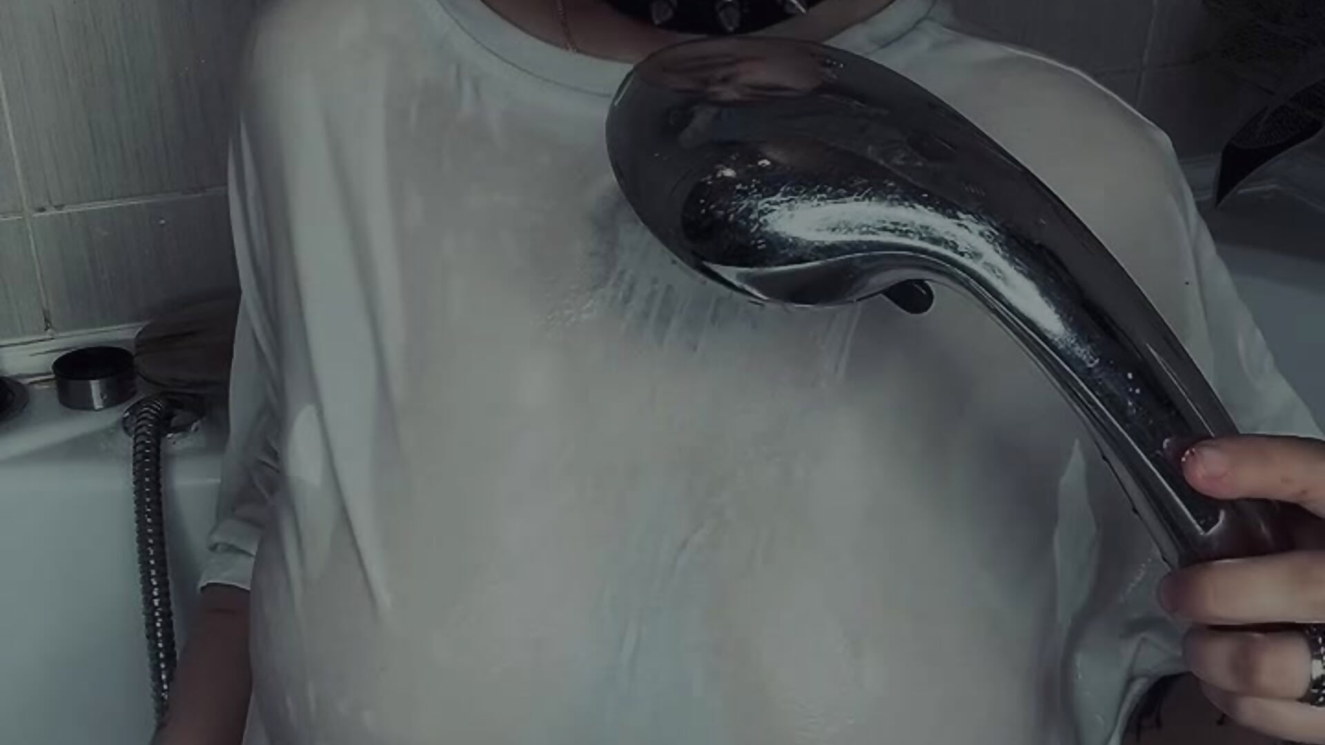 wet t-shirt