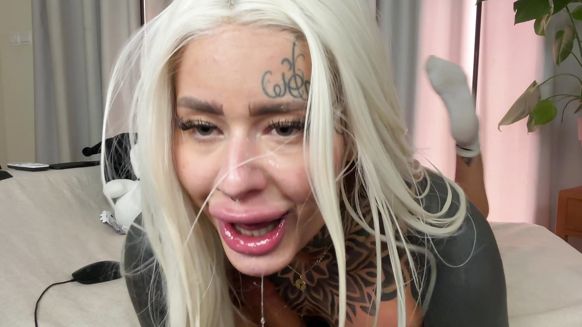 crazy show ✨ blowjob, spit play, face spanks & ride torso - bambixboo主播的视频