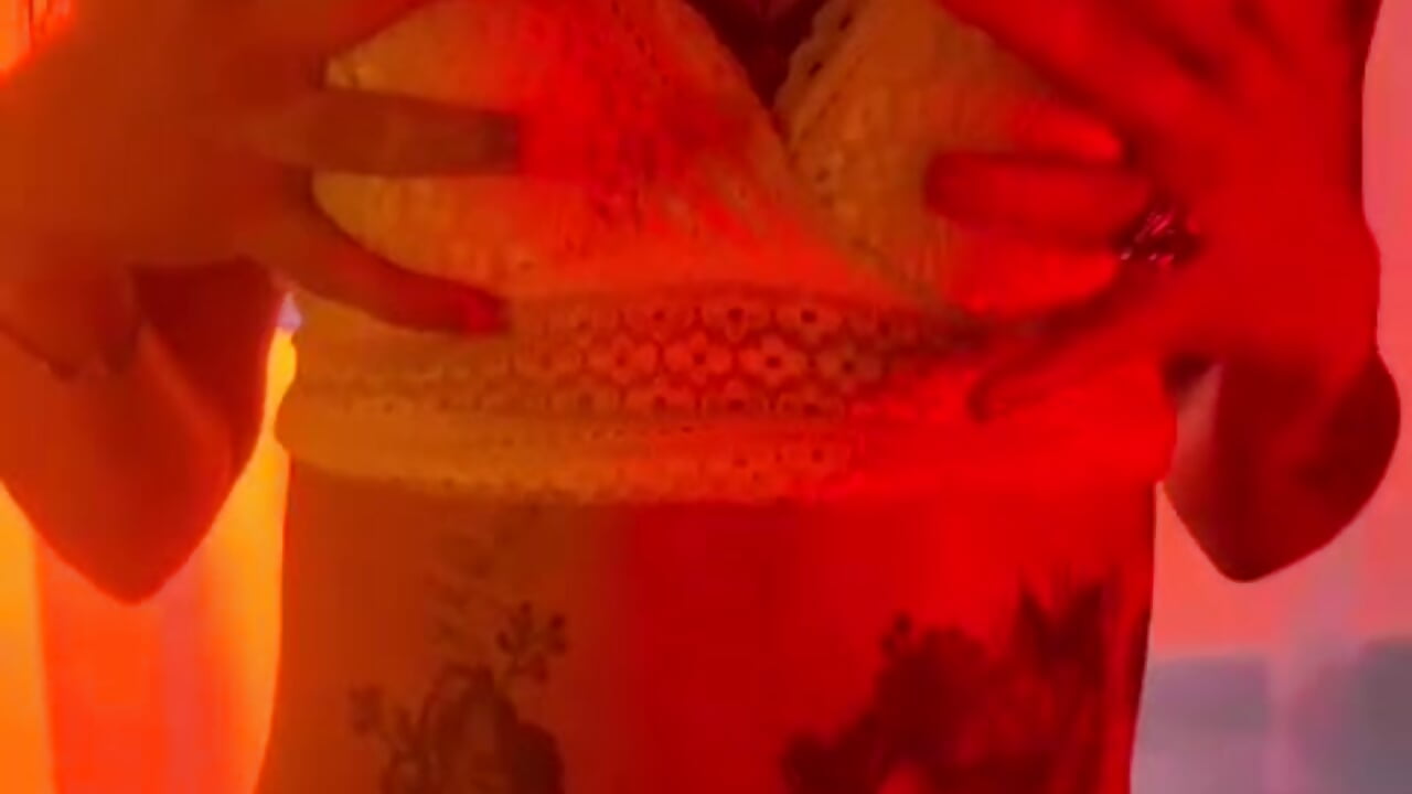 Keket its so HOT - video oleh model kamera Keket_Smitth