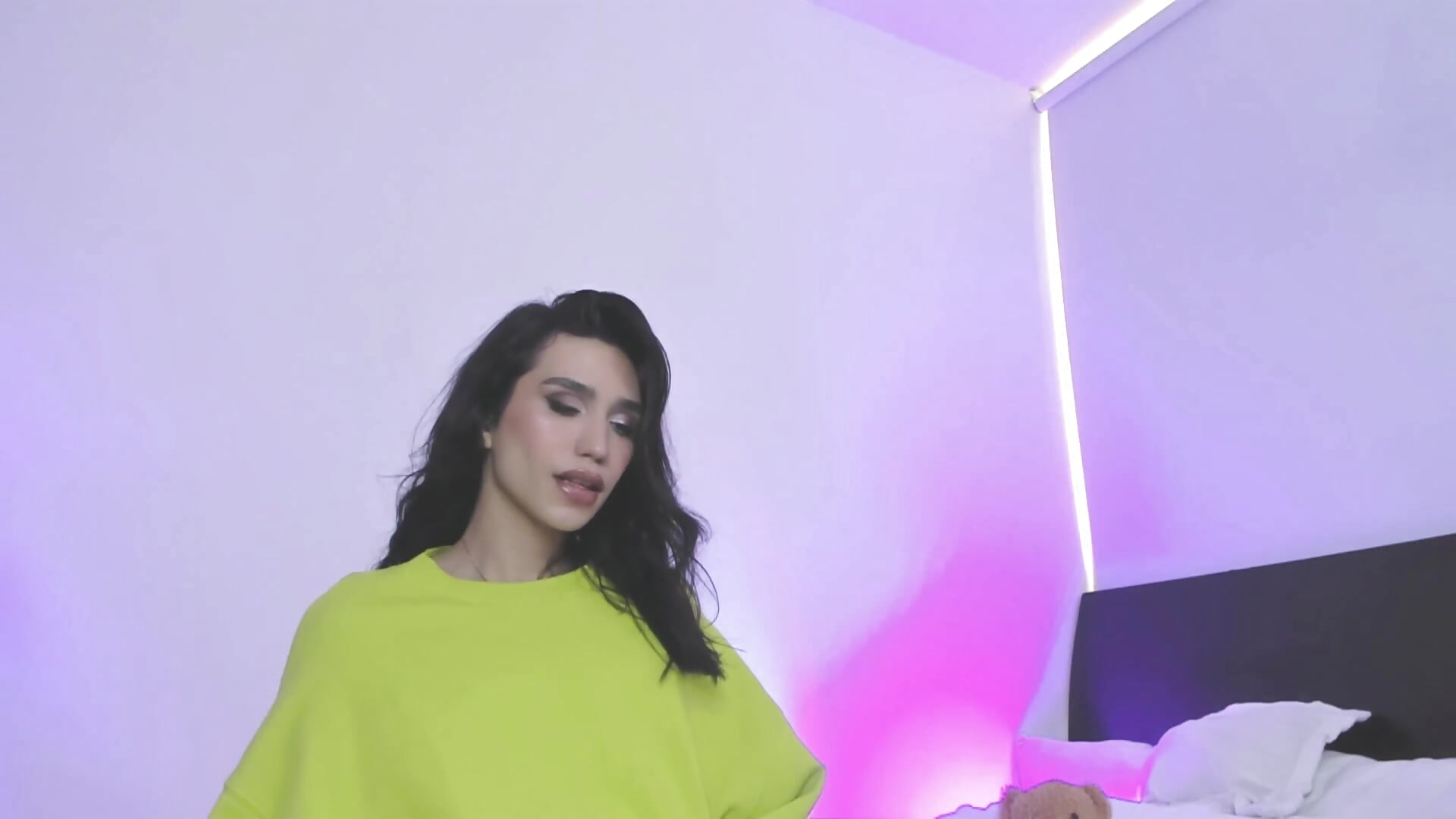 ‍<3 - video by rose_saenz cam model