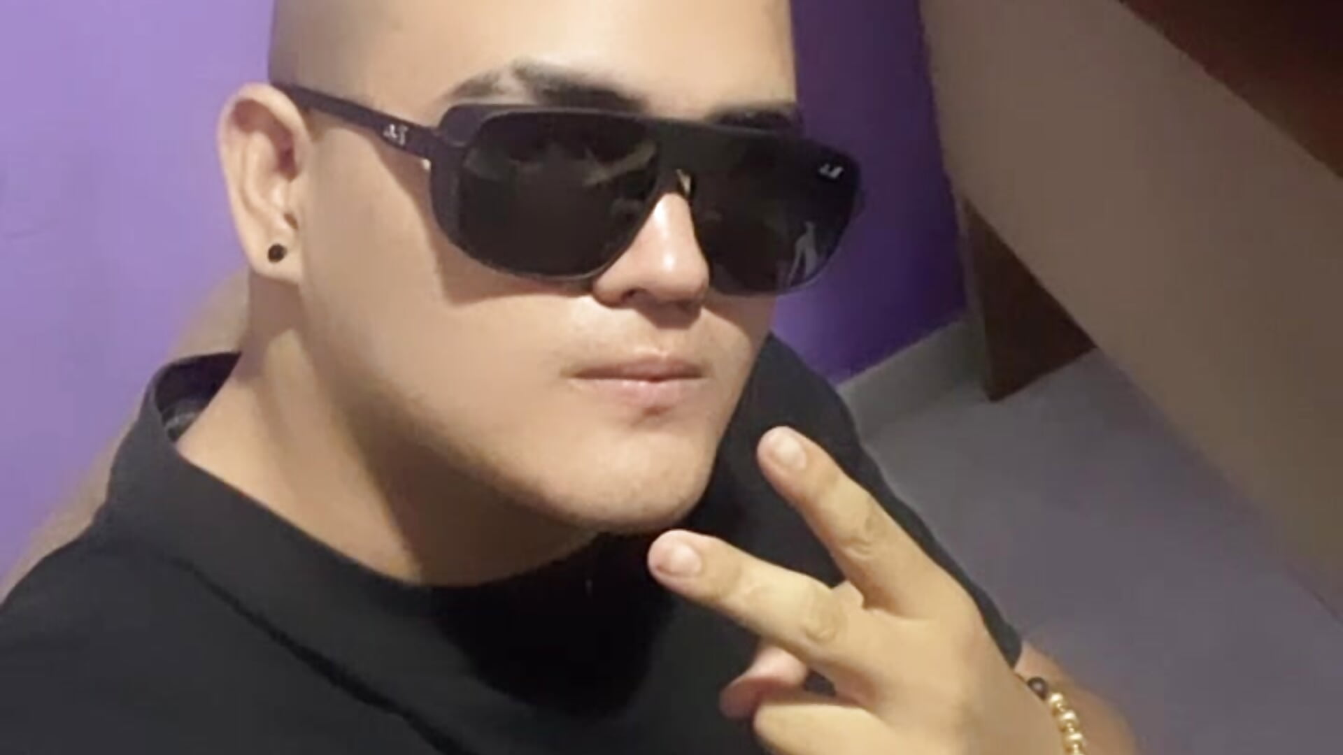 3855af2b3ae246189341eb936c998b72 - video by judape0819 cam model