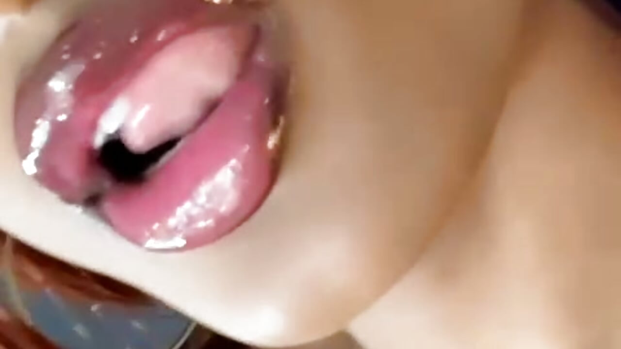 uMMMM so delicious lips