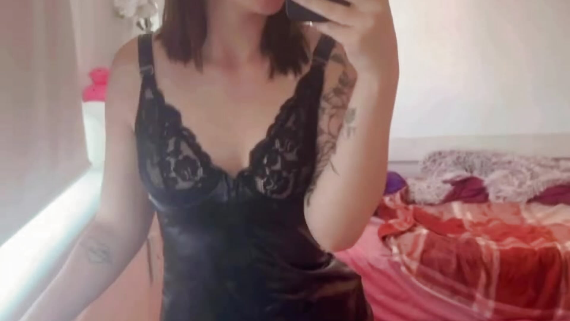 -1580901245459006138 - video di Antoniacanny modella di cam