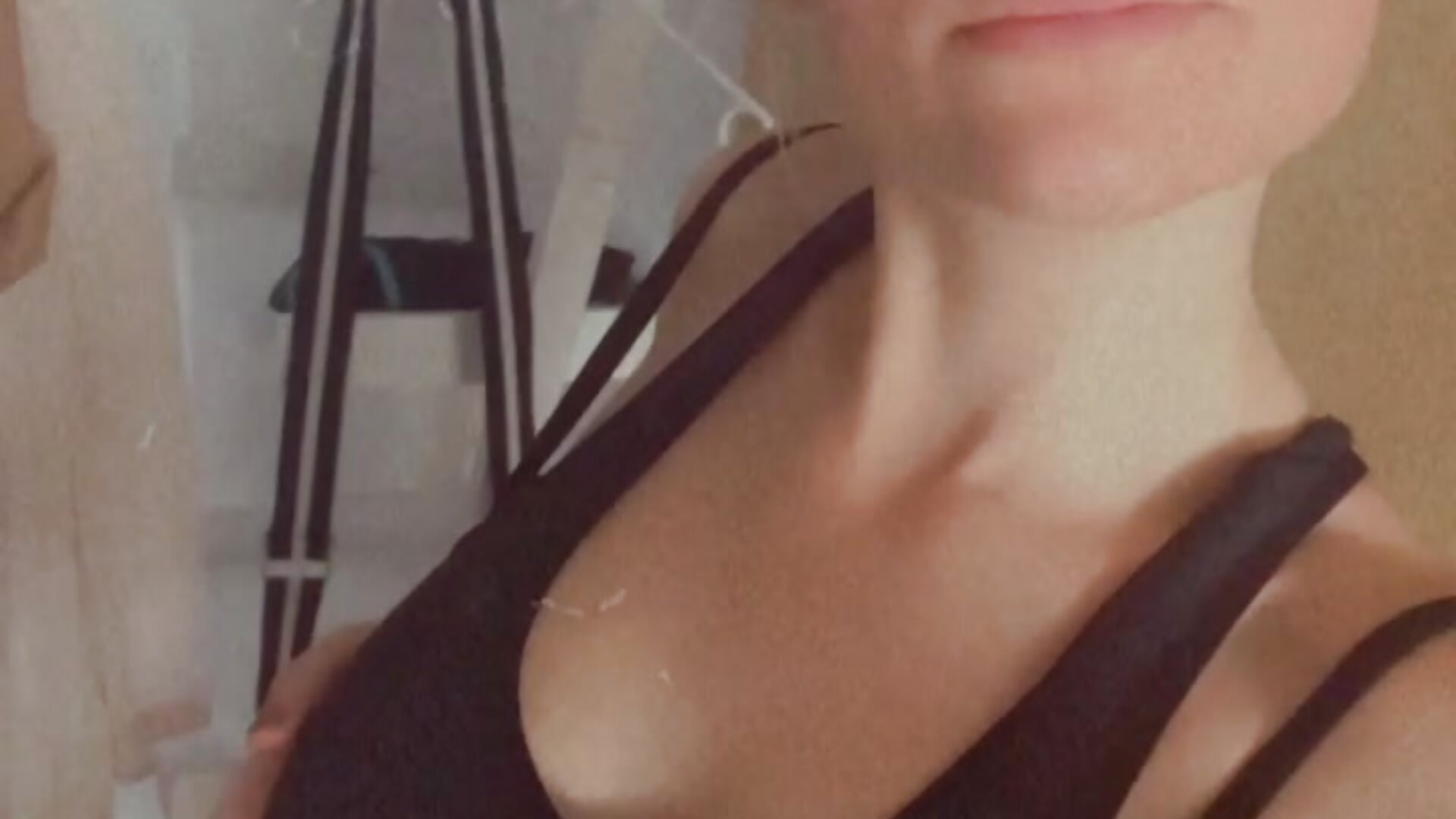 Bock nh Runde zu drehen? - video di Antoniacanny modella di cam