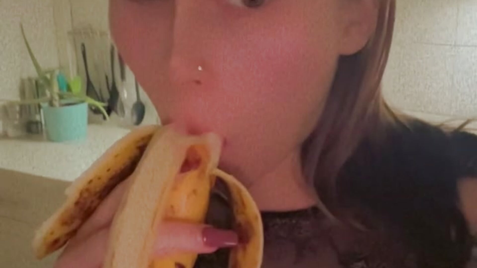 8782EE8A-DD5D-4E4C-B5D6-74D658A14A2E - video di Antoniacanny modella di cam