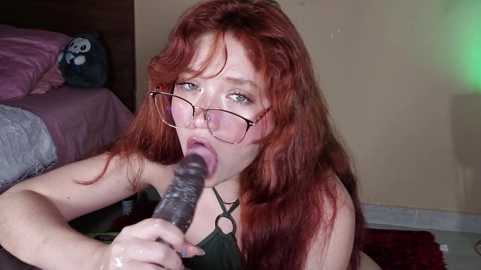 DEEP THROAT WITH A LOT OF SALIVA