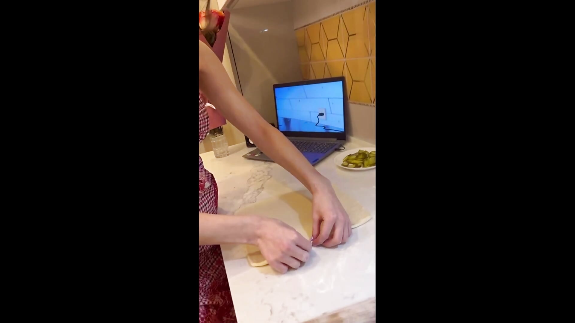 Cooking pizza with me!