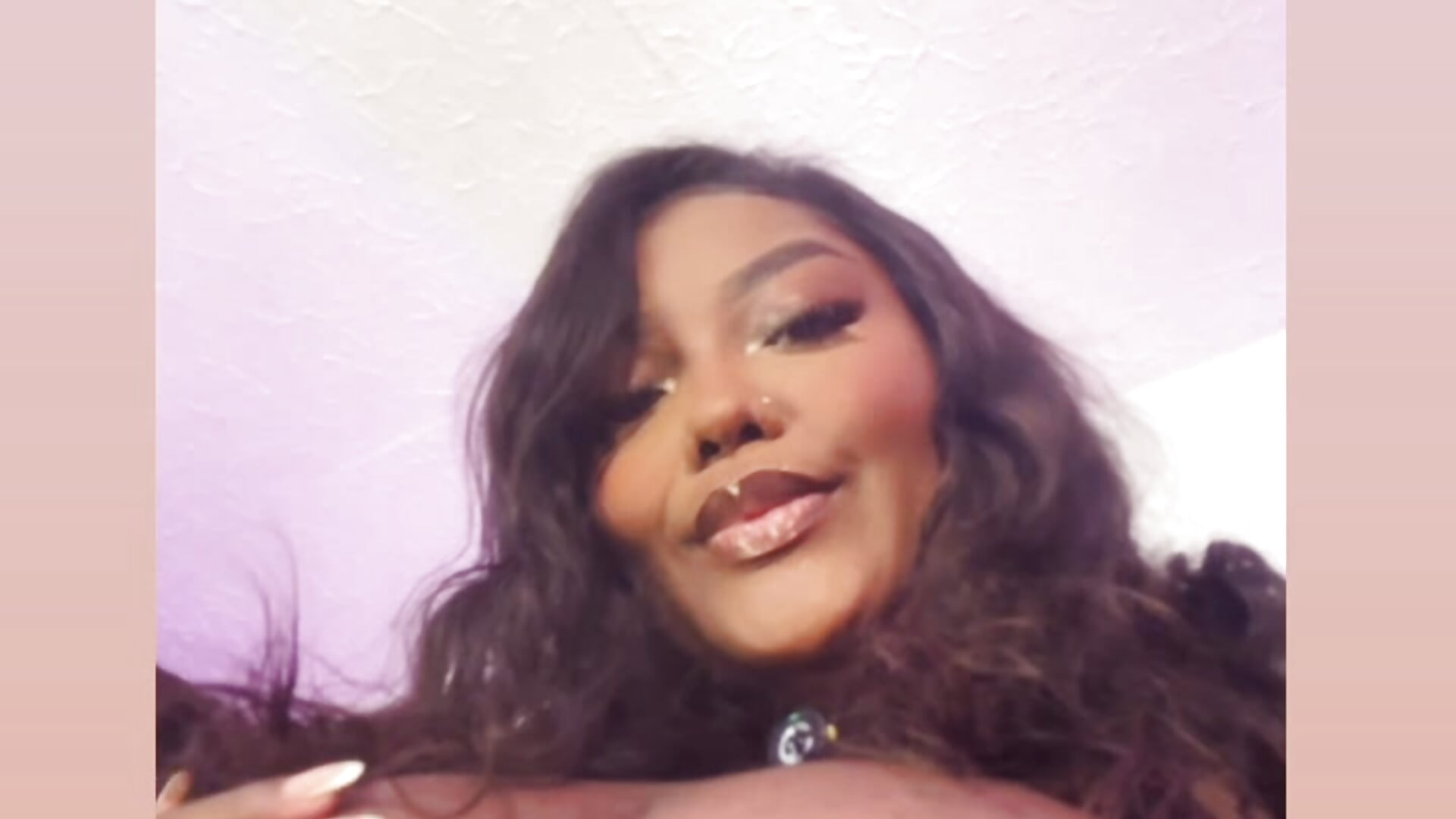 a61ca95a48f045aba9298c6908079703 – video od webkamerové modelky CheneellLorens