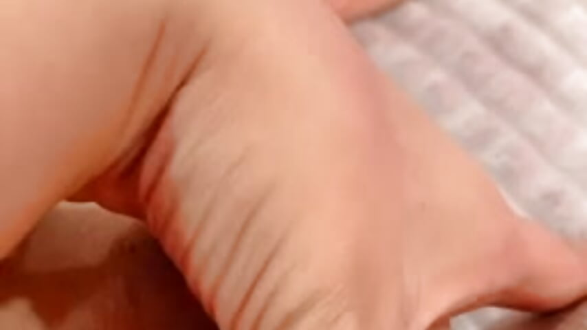 Sweet pussy - video by AndreaMartini cam model