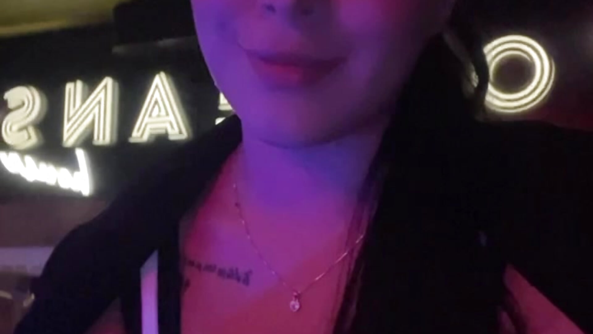 Date alone - video by Alinnha cam model