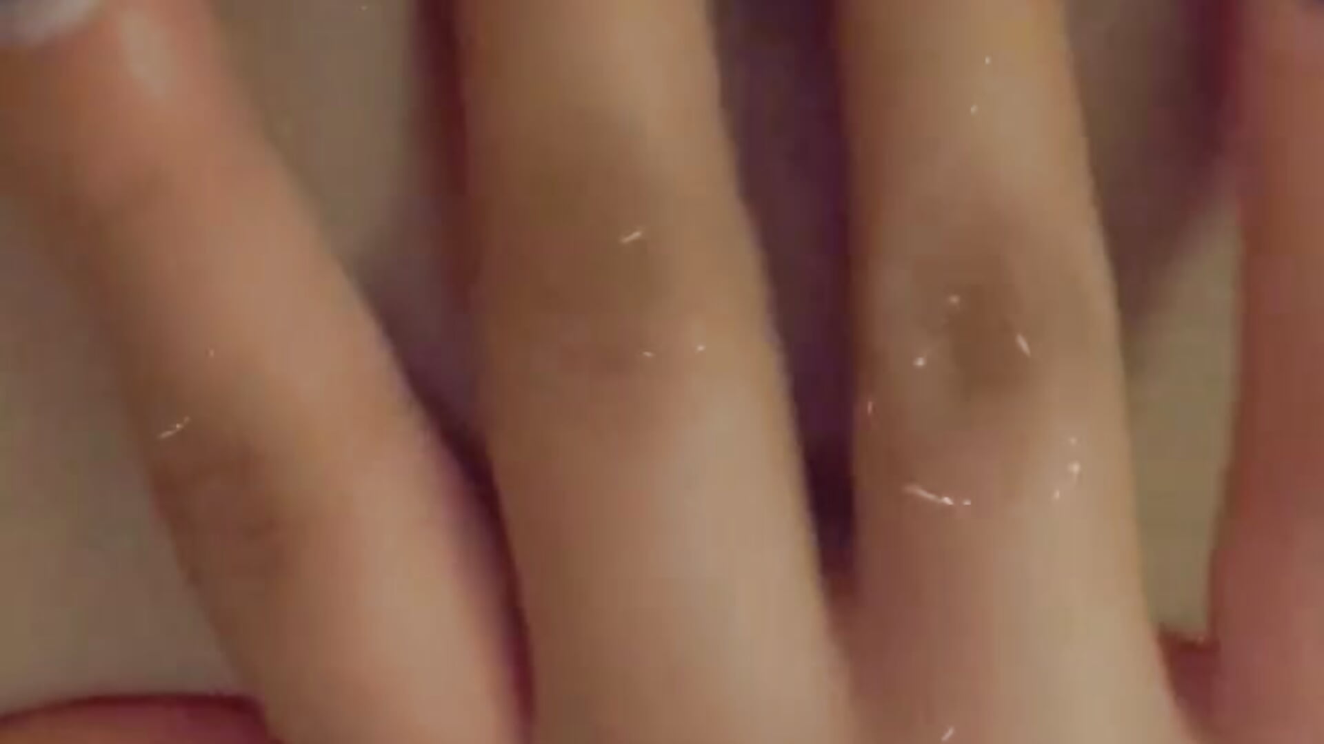 Rubbing my pussy - video by somethingforeign cam model