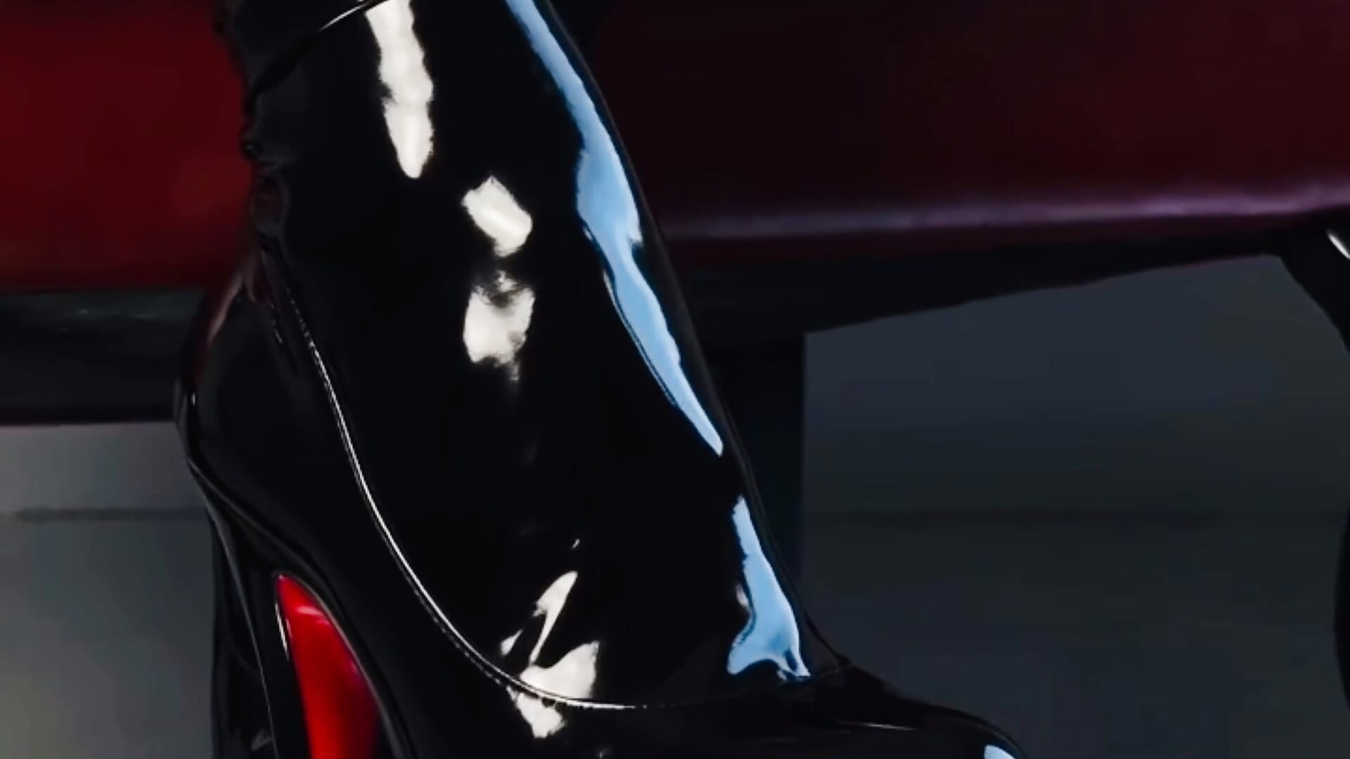 Surrender－カメラキャストのSophieCharmの動画