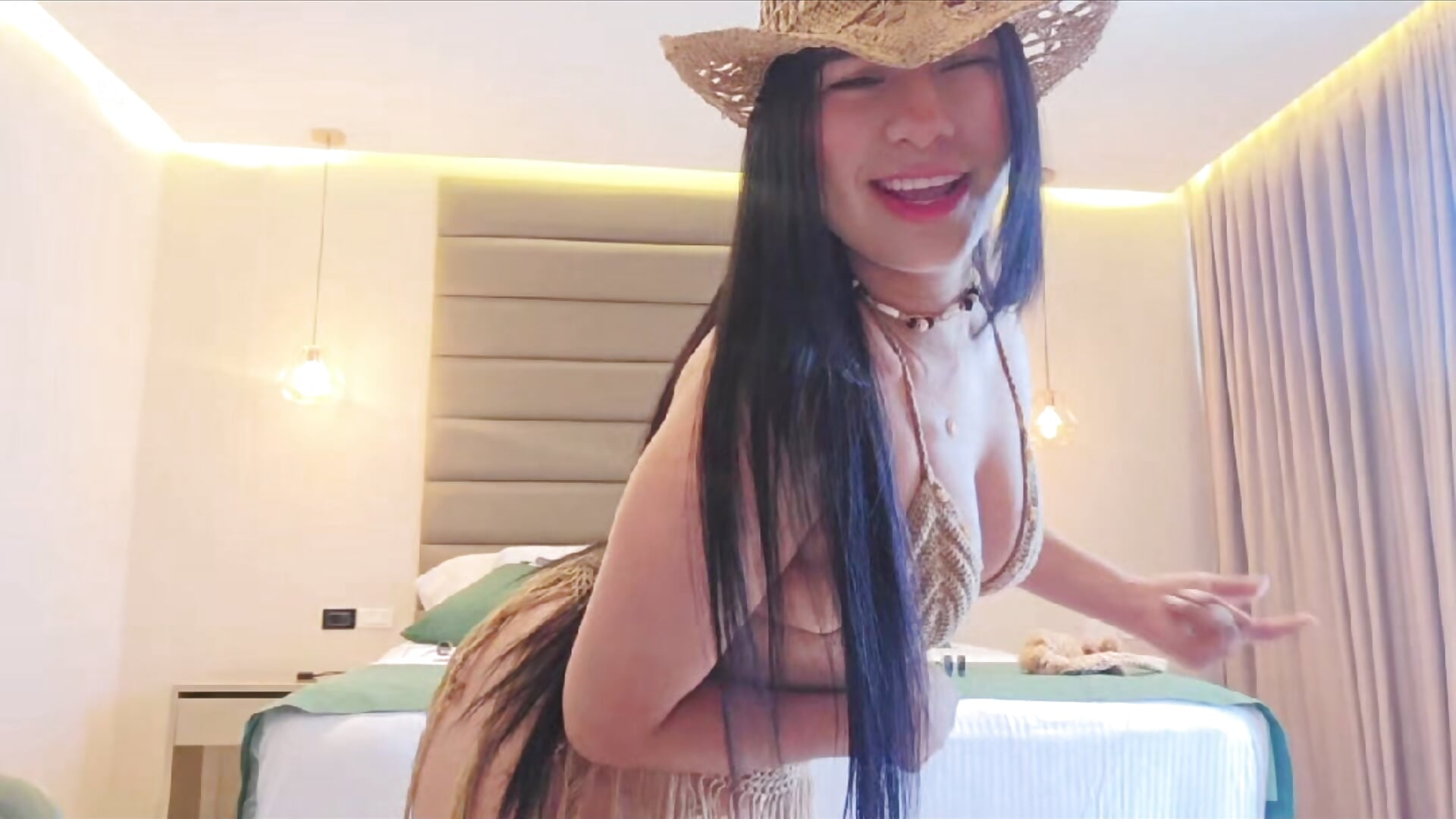 I miss you all so much, I'll be back soon. Kisses and hugs. 🥰🥰😶‍🌫️💌💋 - video của người mẫu cam Lolitta_xxx