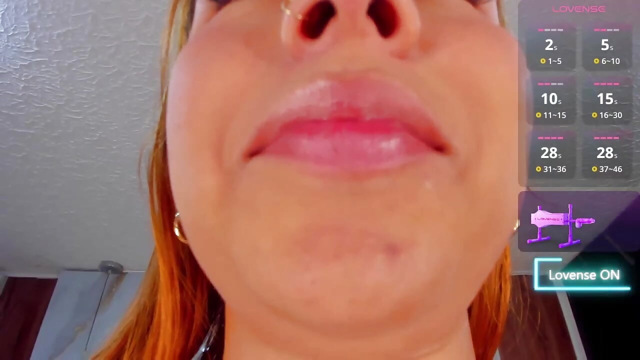 BELLY AND ERUPTS - vidéo du modèle de showcams mia_18v