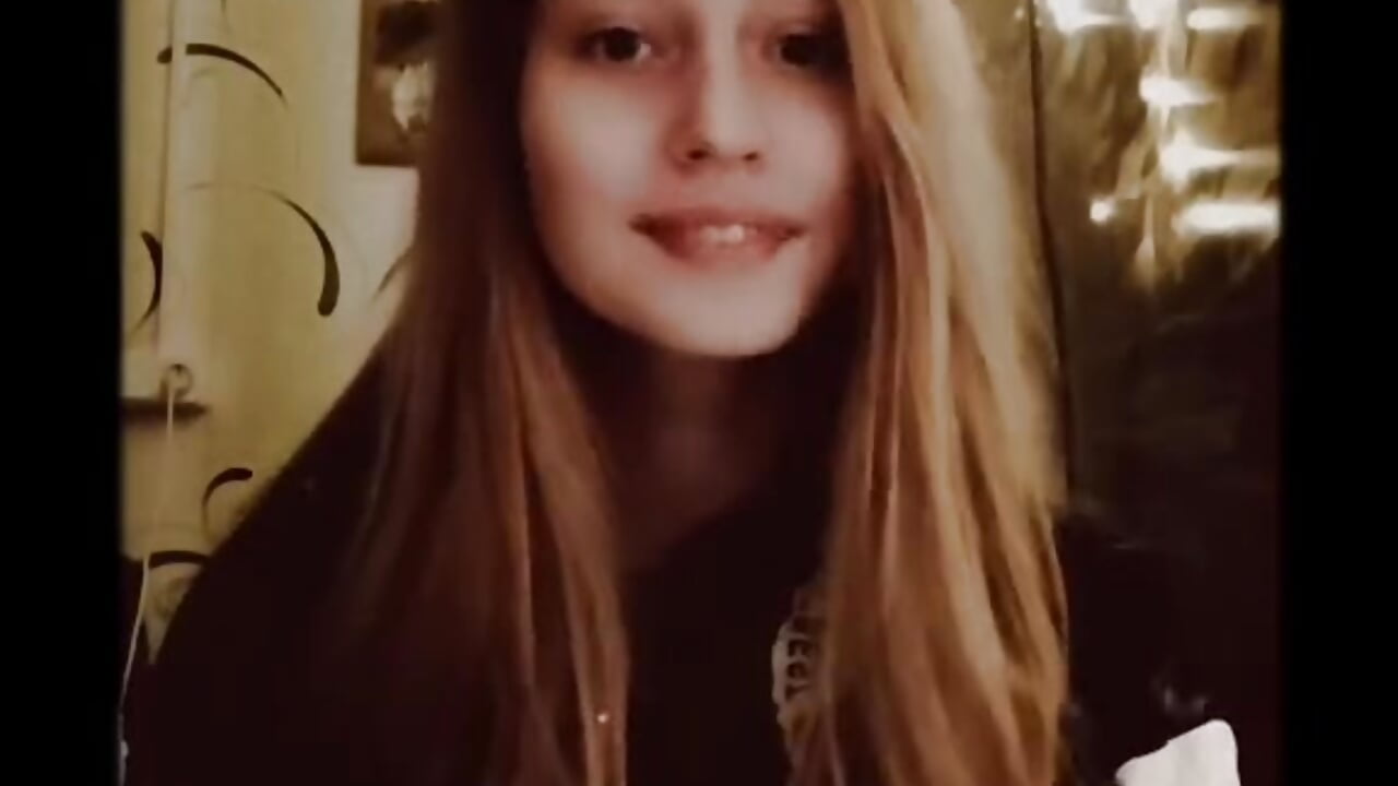 its just me <3 - video by BloomMods cam model