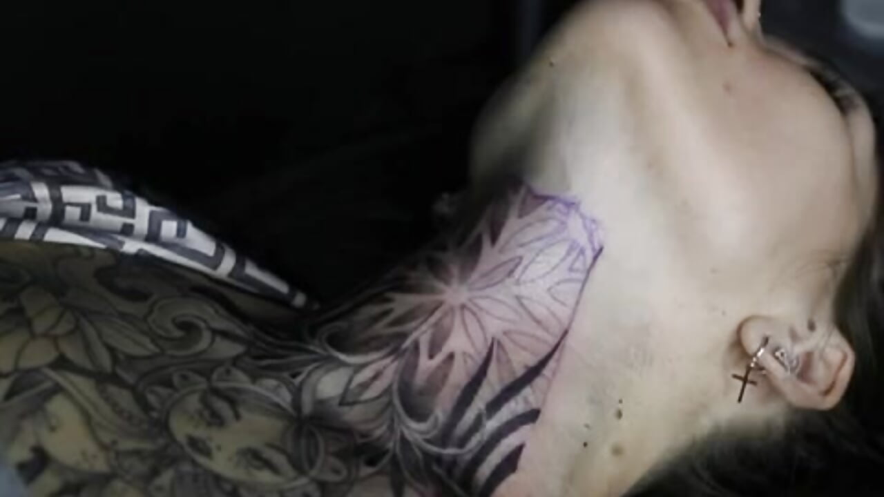 WhatsApp Video 2023-11-28 at 10,28,51 AM－カメラキャストのtattooedBabyyの動画