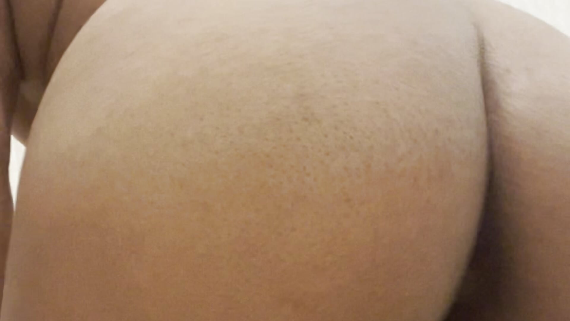 Shaking Ass in Shower