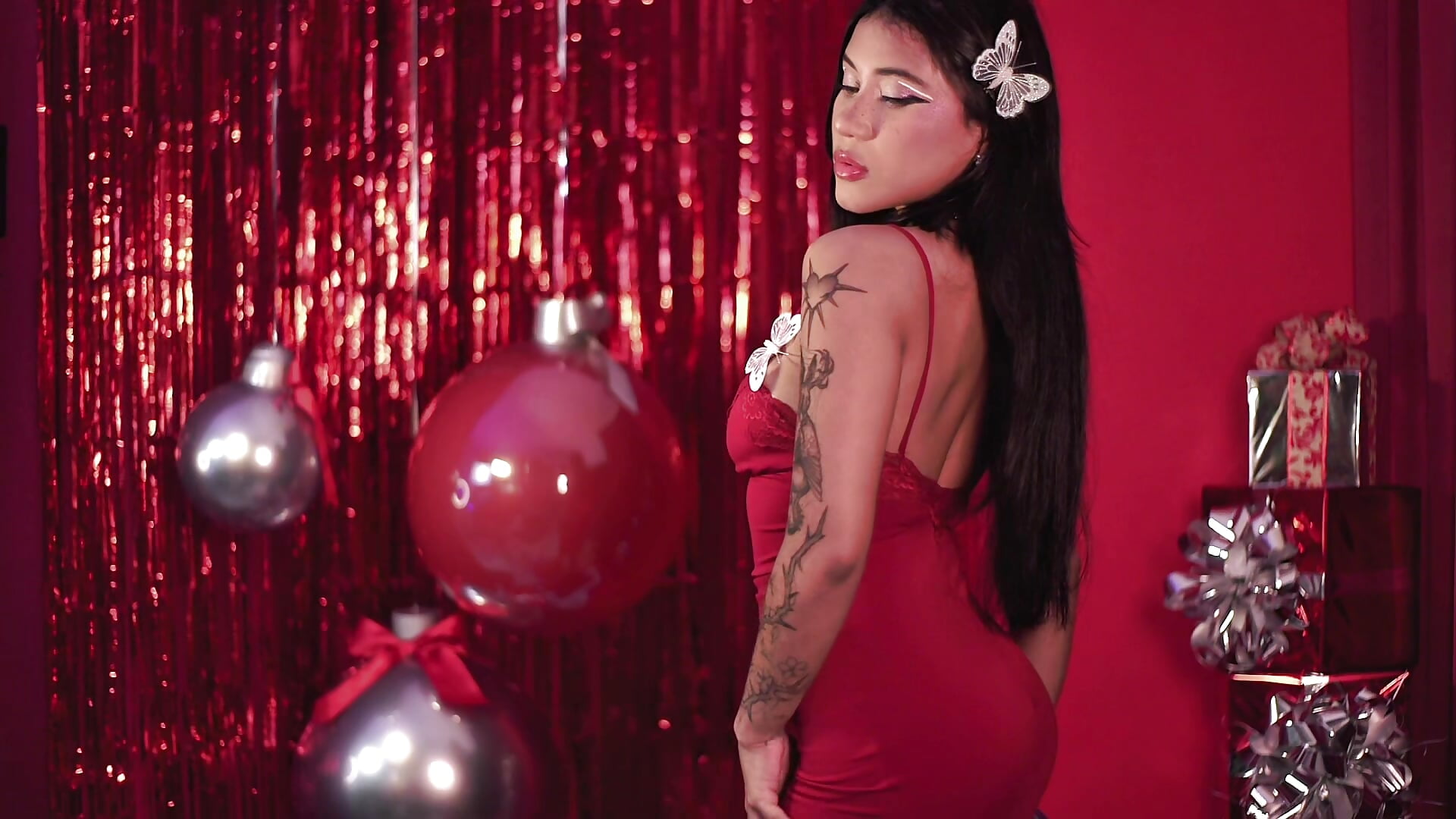 This Christmas I want you as a gift - video by darkydolly_ cam model