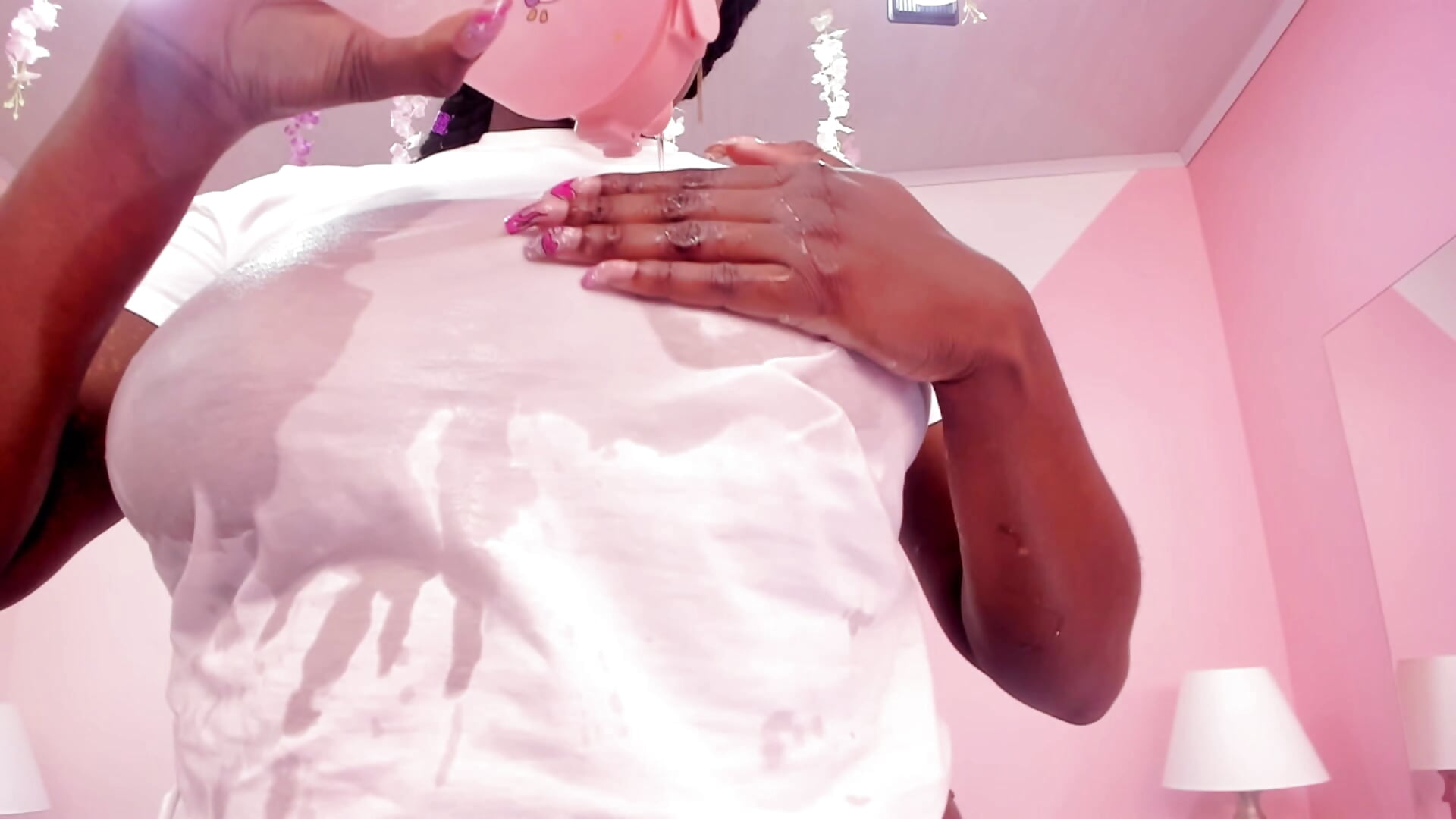 Wet t-shirt 💦