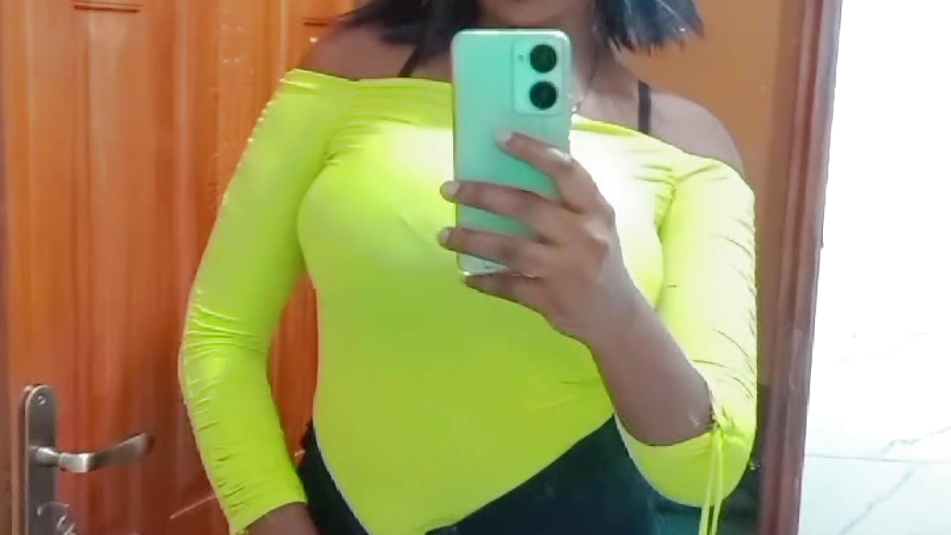 1000221232