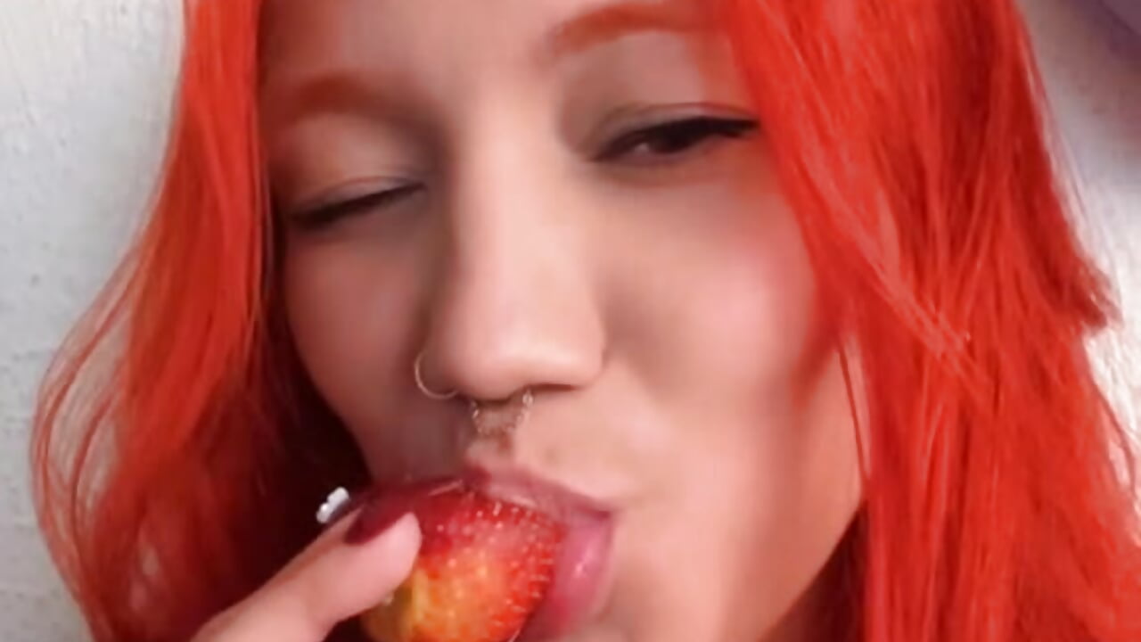 Tuesday of looks that insinuate more than they say💗 - video by Irina_bx cam model