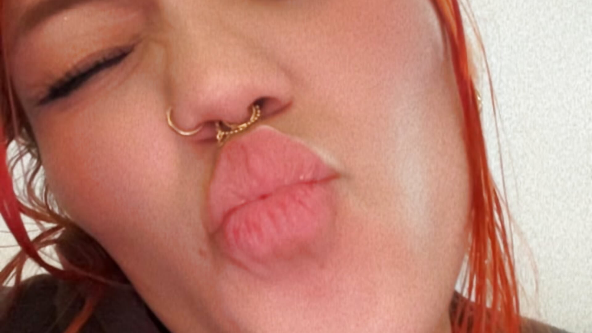 kisses - video by Irina_bx cam model