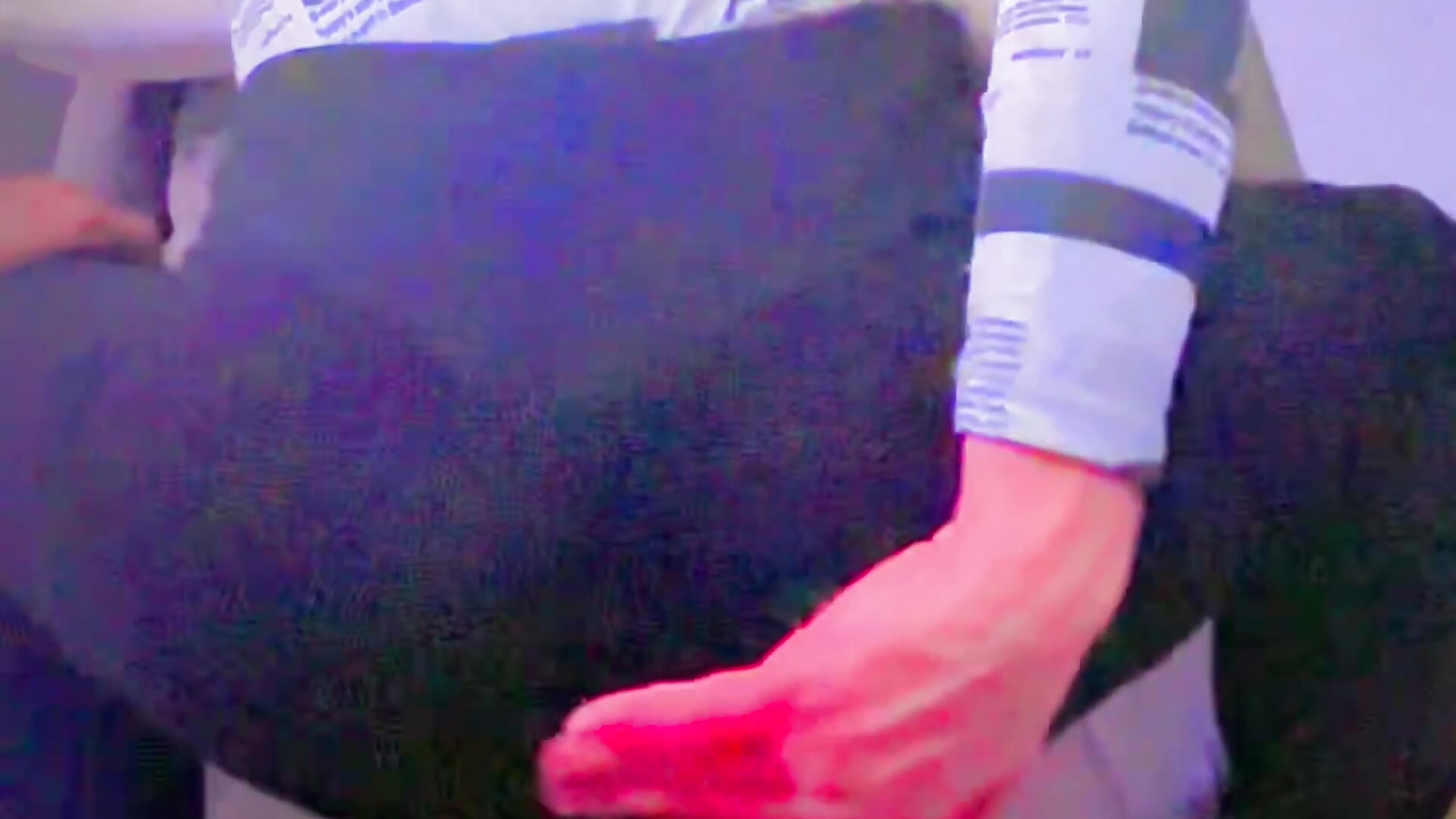 Kiki’s - 視頻由 Opallegs 主播提供