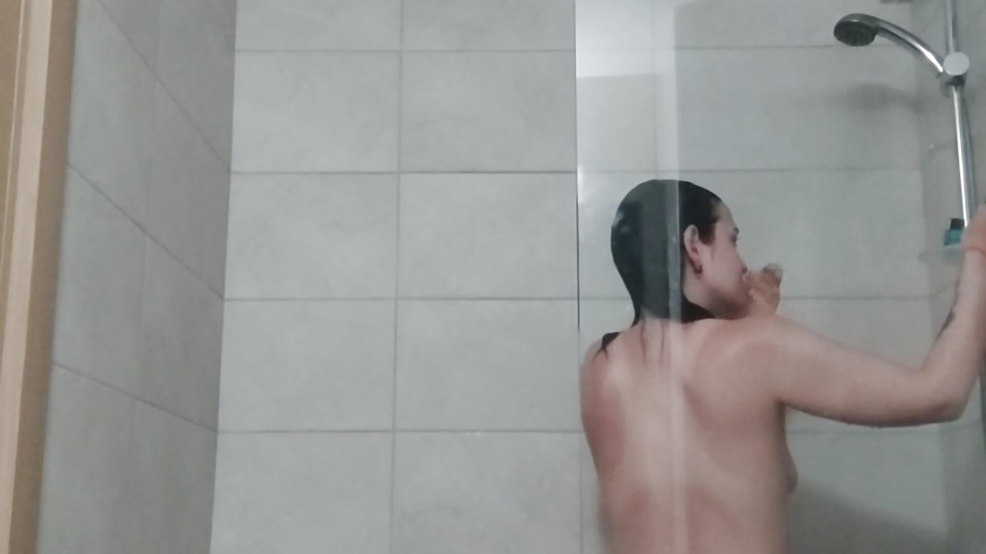Shower in the hotel - clip cu Heart_Ass model videochat