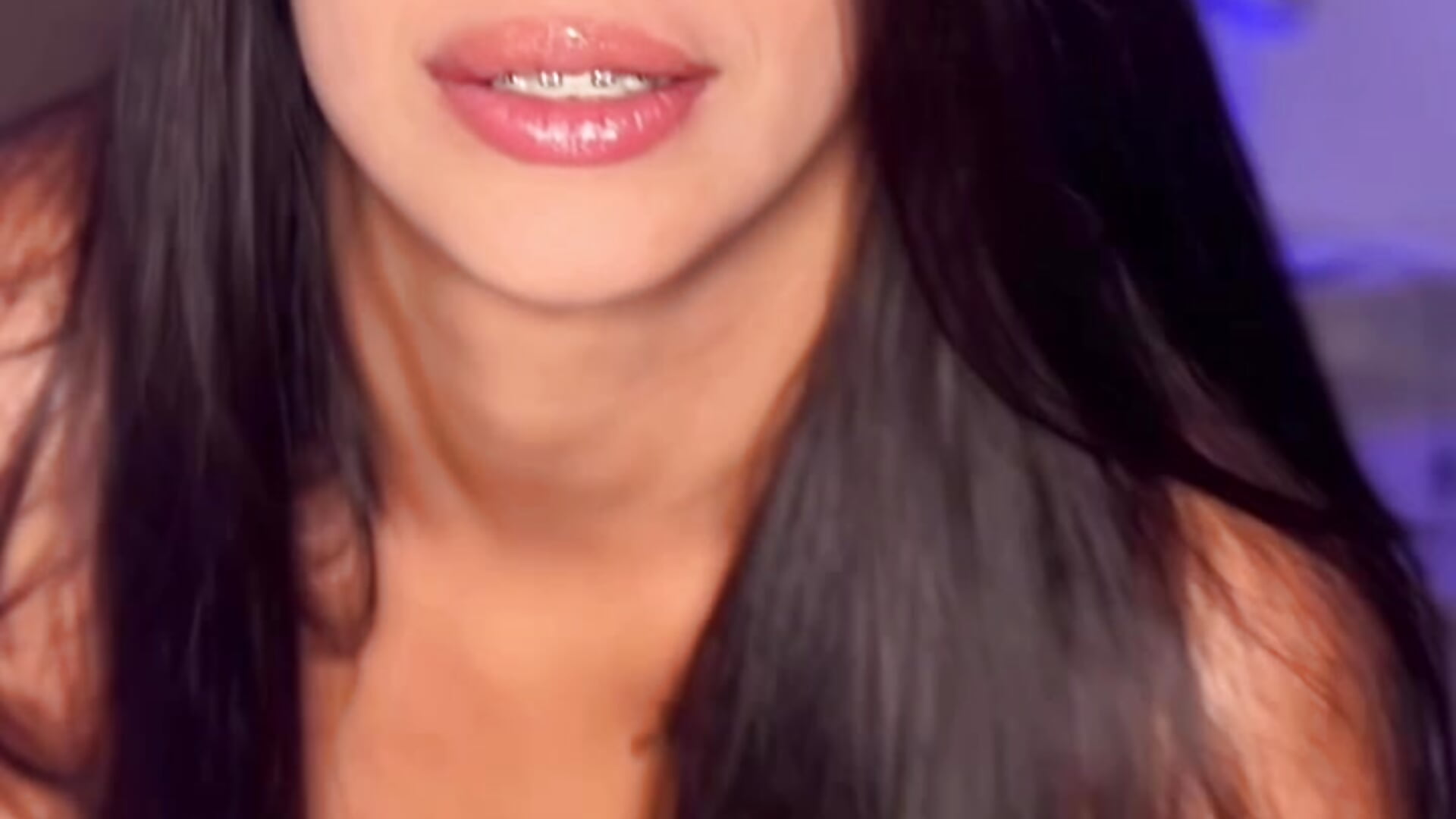 Mirame a los ojos okk!! - video by Shura_xxxBig cam model