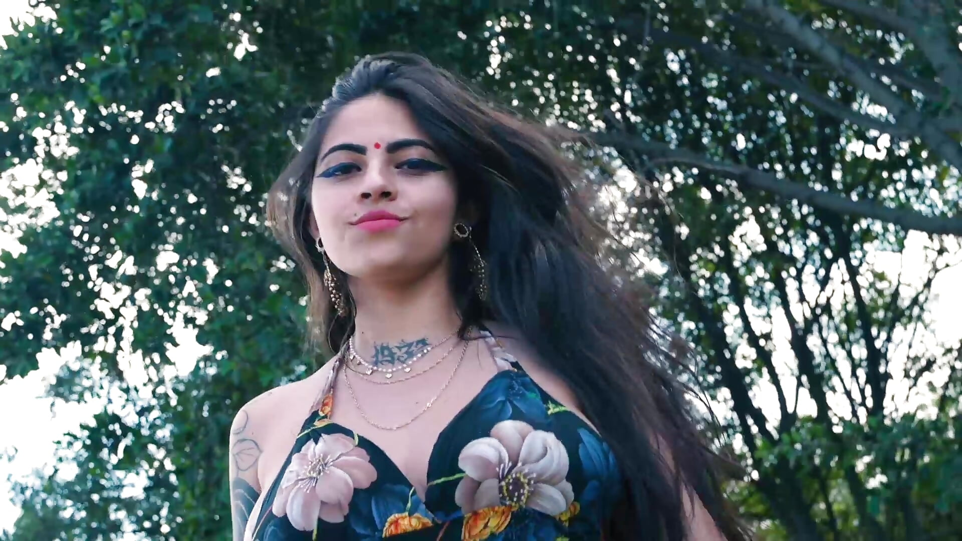 relaxing walk - video by Cori_Paige cam model