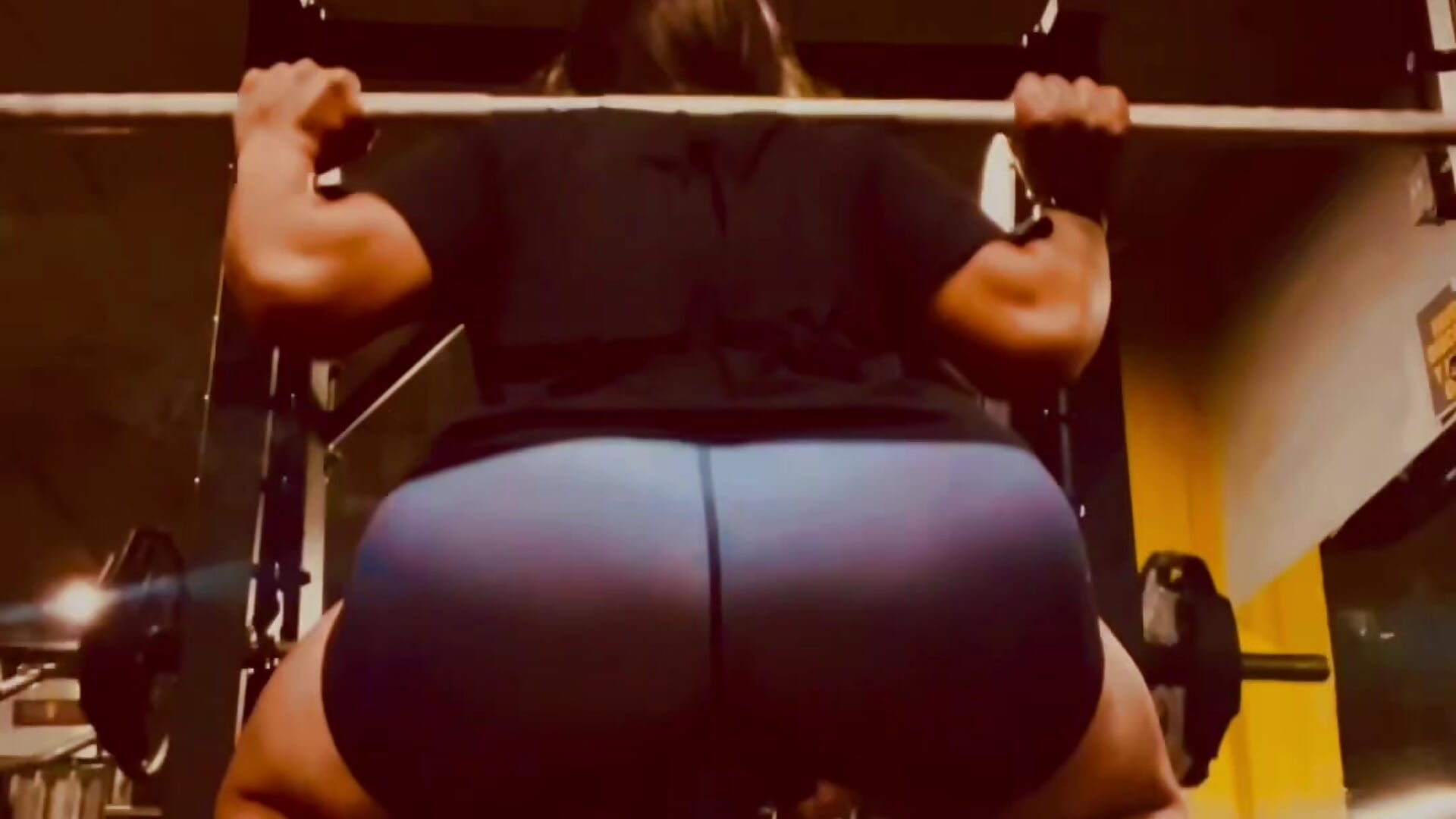 Training my buttocks 🍑 - video van Dannawells cam-model
