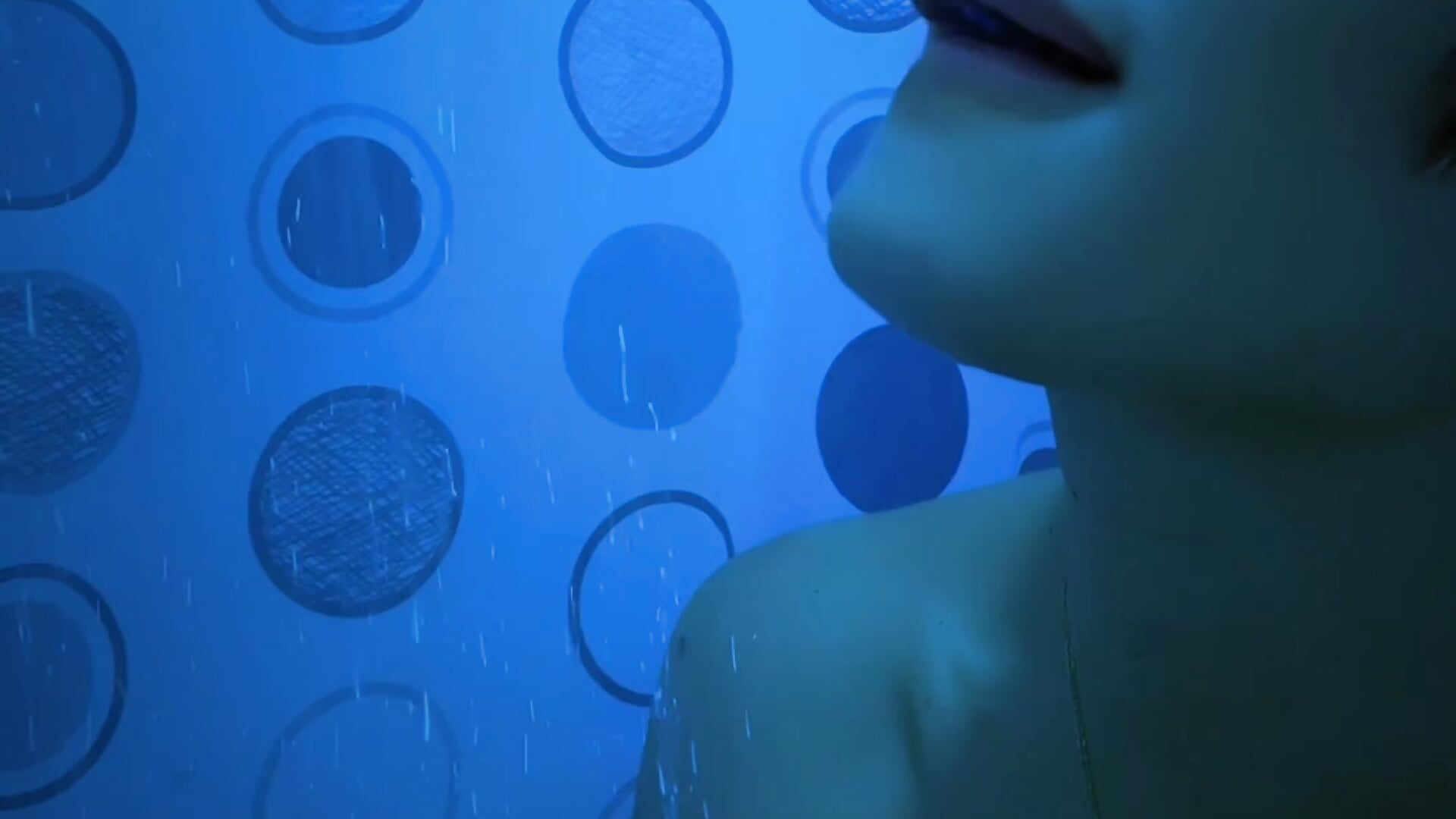 Taking my shower after a good show - video van Dannawells cam-model